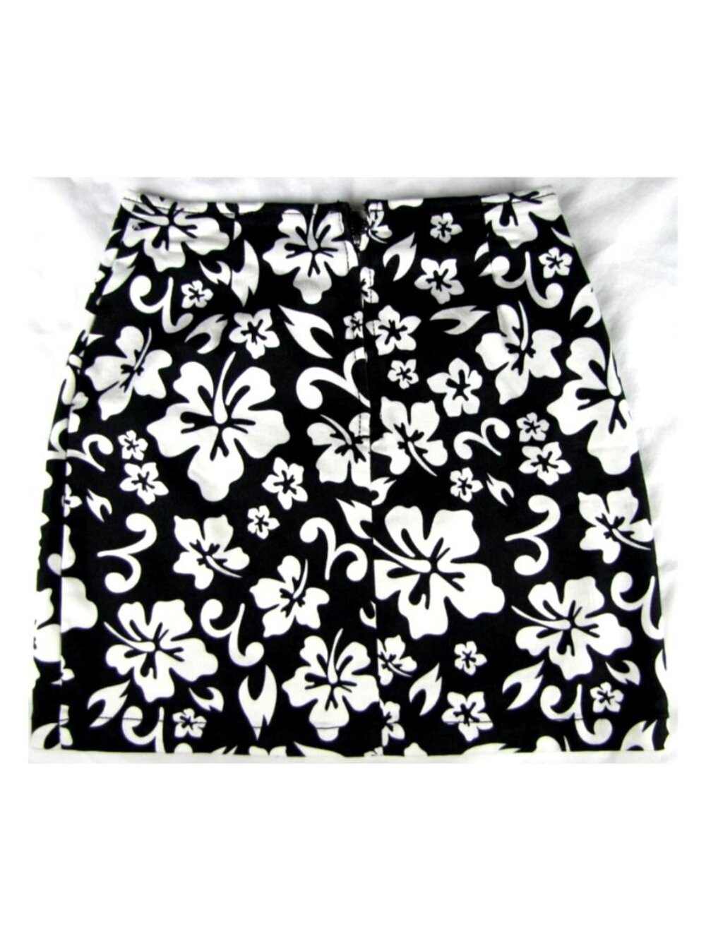 SALE! Floral Black White Short Mini Skirt - Picture 2 of 4